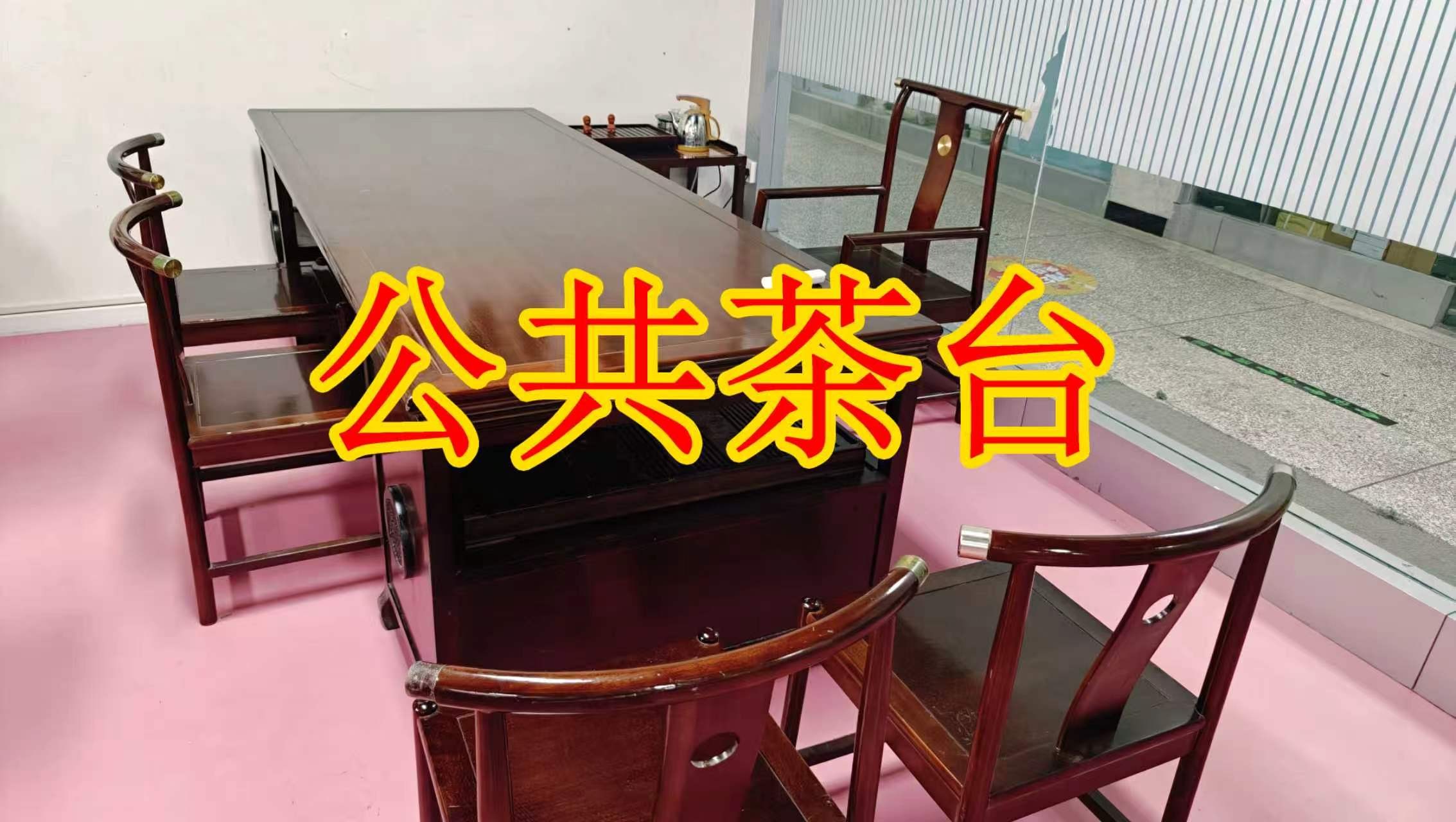 五洲国际工业博览城面积灵活：小面积办公室至大面积办公、经营空间均可选择； 部分房源可注册公司，满足企业办公需求； 商铺临街，具备上下水、用电等经营条件； 适合副食品、茶叶、酒水、百货、电商、培训、办公等多种行业。